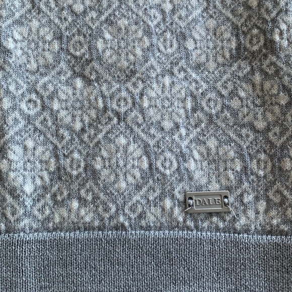 Dale of Norway - Sonja Sweater size small 100% extra-fine merino wool - Picture 3 of 6